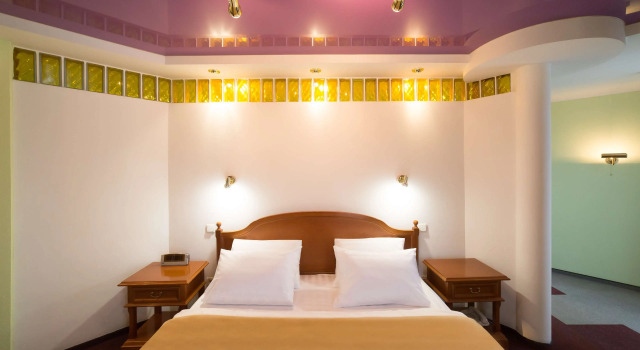 Express hotel, Boek Hotel Shevchenkivskyj 