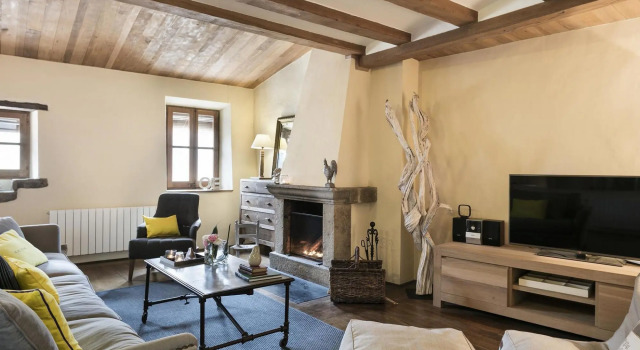 Luxurious Traditional Catalan House With Pool in Marenya, Costa Brava-empordà