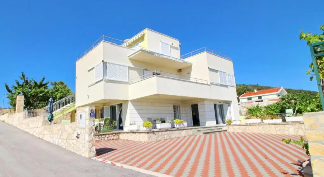 Апартаменты Apartments Gusti