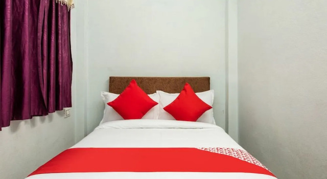 Oyo 28472 Hotel Shree Palace