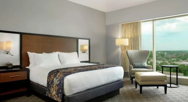 Двухместный номер Standard с красивым видом из окна DoubleTree by Hilton Hotel Cedar Rapids Convention Complex