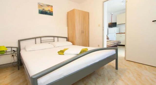Apartment Mikulić, Book Lejlighed Hoteller i Split Region med parkering, Parkering
