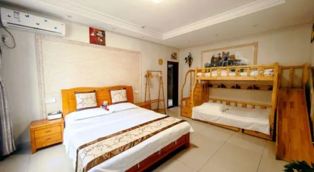 Кровать в общем номере Xiangyuanju Guesthouse
