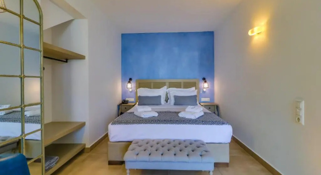 Полулюкс Theros Villas & Suites