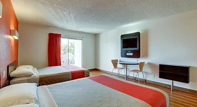 Номер Deluxe Motel 6-Santa Ana, CA - Irvine - Orange County Airport