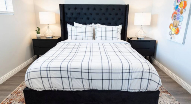 LARGE 4-BEDROOM HOUSE WITH AIR HOCKEY TABLE CLOSE TO DISNEYLAND IN ORANGE COUNTY  (p41), Book Hotel Cypress Orange