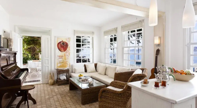 Waterfront Cottage in Ta l ca