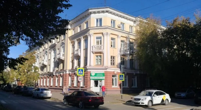 Апартаменты УНИК АПАРТ на ул. Весенняя, д. 10, Забронировать Апартаменты/квартира Отели Кемерово с парковкой, Парковка