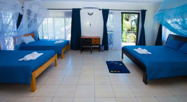Трёхместный семейный номер Standard с балконом Mission Guest House