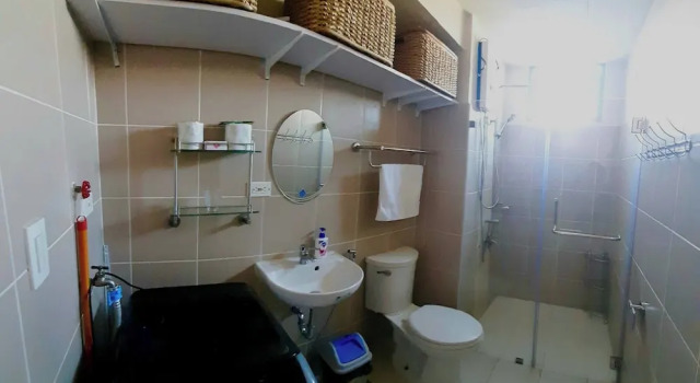 Апартаменты с 2 комнатами с балконом 2br Unit at Asmara near St Lukes Medical Center