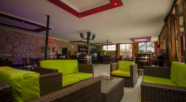 Balis Best Bar and Resort