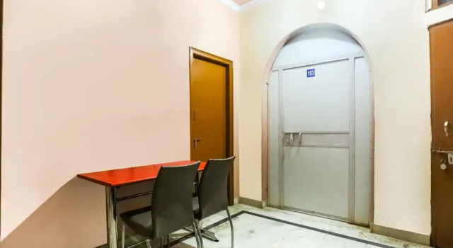 Aarav Guest House by OYO Rooms, Varaa Matkakoti Gurgaon 