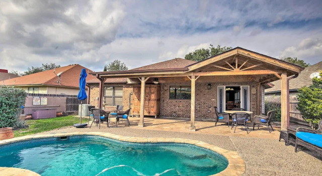 San Antonio Getaway ~ 18 Mi to Dtwn + Pool!, Prenota Casa vacanze San Antonio Bexar County