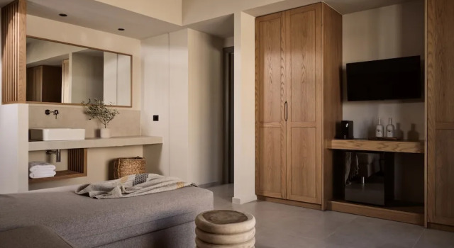 Семейный люкс с балконом Alamis Hotel & Apartments