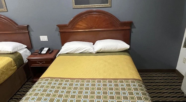Четырёхместный номер Deluxe Sallisaw Inn