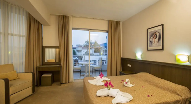 Трёхместный номер Standard с балконом Botanik Felizya Hotel