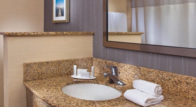 Четырёхместный номер Standard Courtyard by Marriott Sandestin at Grand Boulevard
