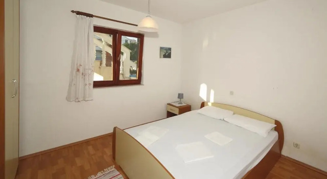 Nice Home in Okrug Gornji With Wifi and 2 Bedrooms