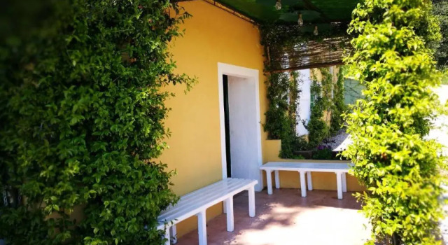 Коттедж On Holiday Between Sky And Sea geco Di Campiglia pet friendly big garden
