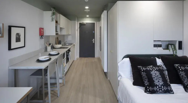 Modern Studios with Kitchen & Ensuite in Central Edinburgh, Забронировать Апартаменты/квартира Апартаменты Эдинбурга, рядом с Vietnam House Art Gallery, Апартаменты/квартира