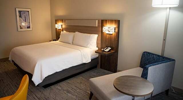 Люкс Holiday Inn Express Hotel & Suites West Chester by IHG