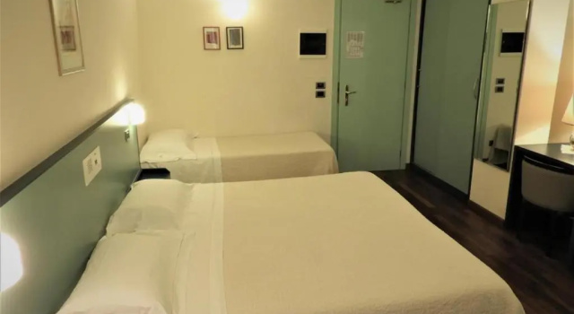 Трёхместный номер Standard Deco Hotel