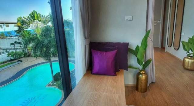Студия с видом на бассейн Platinum hotel