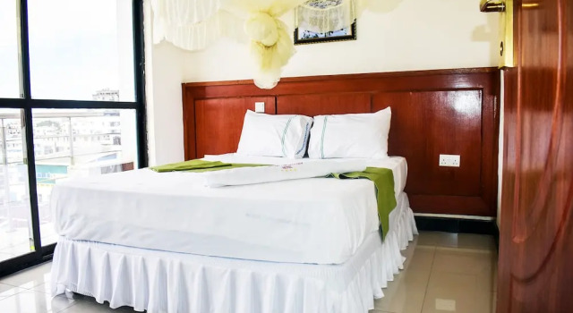 Апартаменты с 2 комнатами с балконом Sheratton Regency Hotel