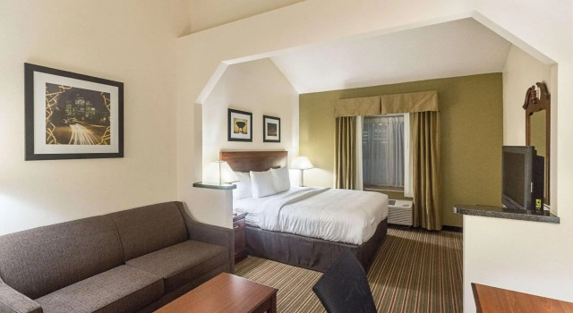 Quality Inn & Suites West Chase, Забронировать Отель Вестчейс Хьюстон, рядом с Уэстхеймер-Роуд