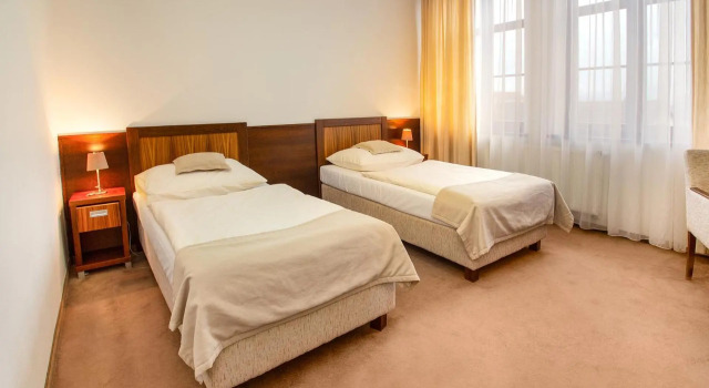 Hotel Academic, Забронировать Отель Отели и гостиницы Зволен, Отель