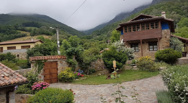 Casas de Aldea Valle de Bueida, Rezervați Hotel Hoteluri în Bueida cu parcare, Parcare