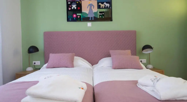 Четырёхместный номер Standard с балконом Neratzia Rooms