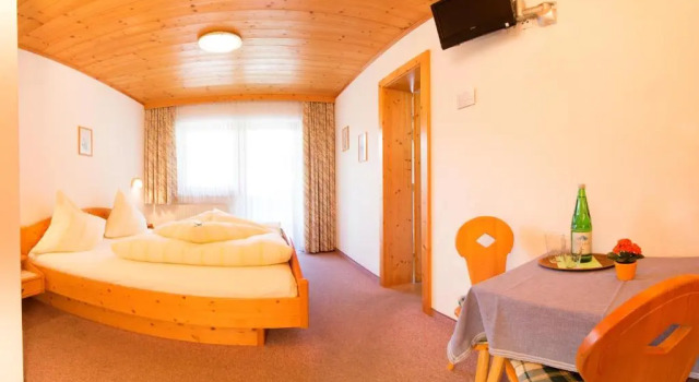 Haus Elisabeth, Rezerwuj Hotel Hotele w Tyrol z parkingiem, Parking