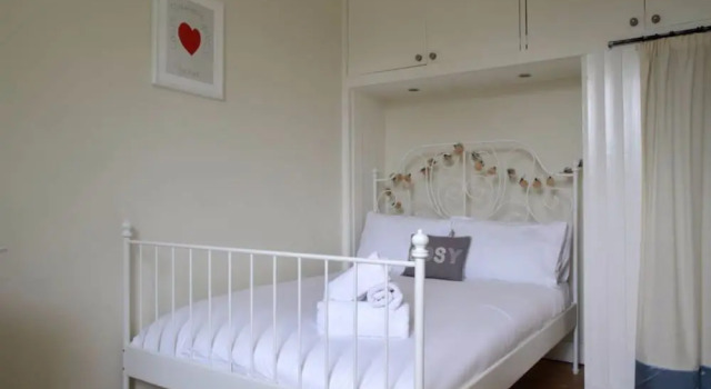 1 Bedroom Apartment In The Shore Leith, Prenota Appartamento Hotel a Midlothian con parcheggio, Parcheggio