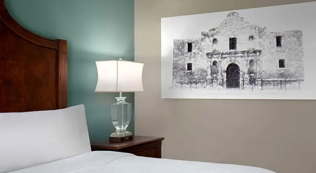 Двухместный люкс Hospitality с 2 комнатами с видом на реку Embassy Suites San Antonio Riverwalk-Downtown