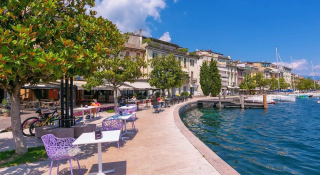 Vicolo 42-private Terrace-200m Lake, Book Apartment Hotels in Barbarano with Parking, Parking