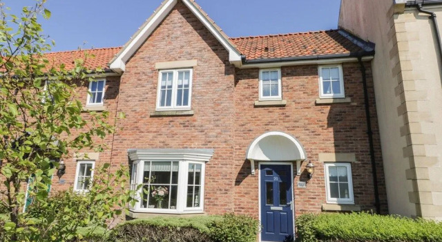 White Rose Cottage, 예약 휴가용 주택 Merseyside 수영장 있는 호텔, 수영장