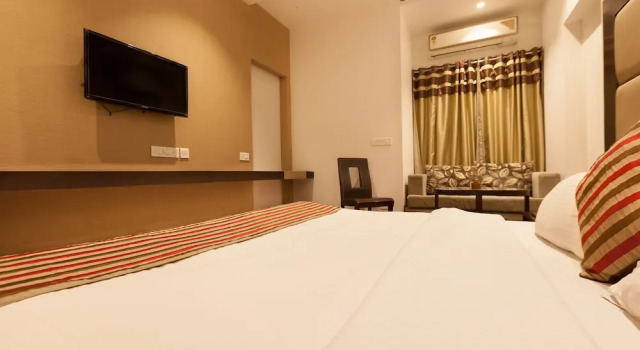 OYO Rooms Cyber City II, Забронировать Отель Гургаон Gurgaon Region, рядом с Sikanderpur Rapid Metro