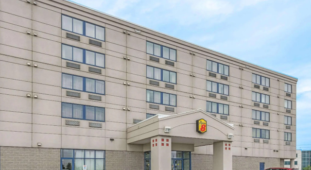 Номер Standard Super 8 by Wyndham Mississauga