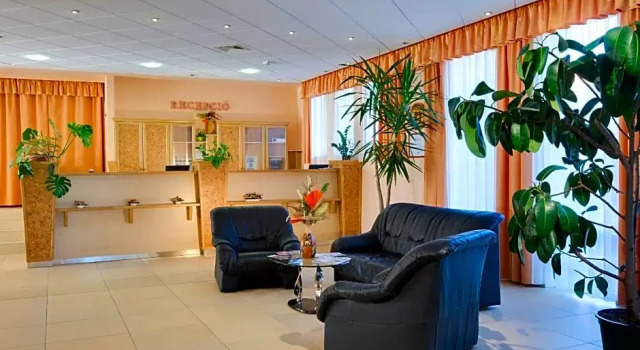 Termálhotel Martfű, Varaa Hotelli Hotellit Northern Great Plain uima-altaalla, Uima-allas