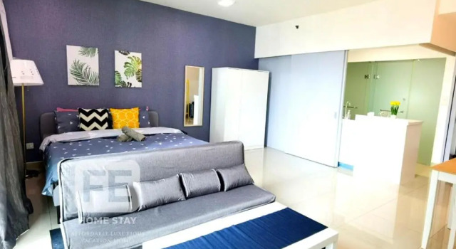 Netflix Wifi Trefoil Homestay Setia Alam FE Studo for 2 pax