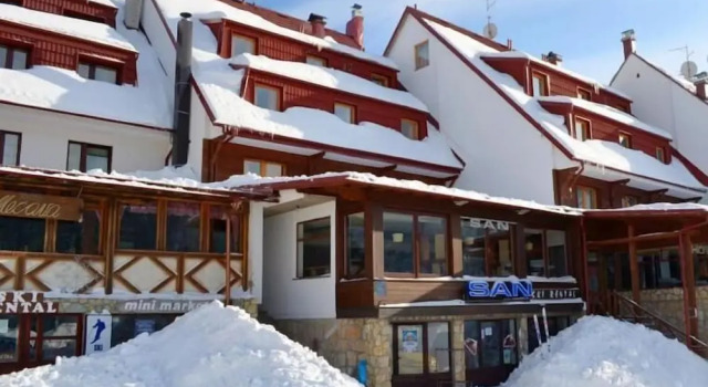 Hotel San, Забронировать Отель Яхорина Горнолыжный курорт Яхорина, рядом с Ogorjelica 2