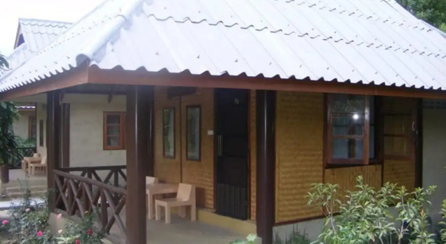 Бунгало с балконом Pool Villa Banana House Pai