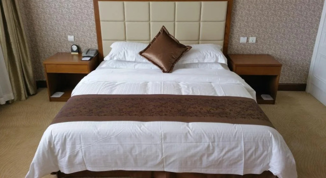 Dalian Liaowu Hotel Conference Center, Book Hotel Dalian 