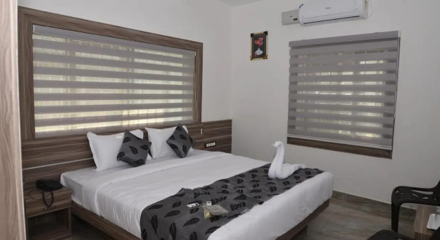 Suroor Tourist Home, Забронировать Отель Отели штата Карнатаки с парковкой, Парковка