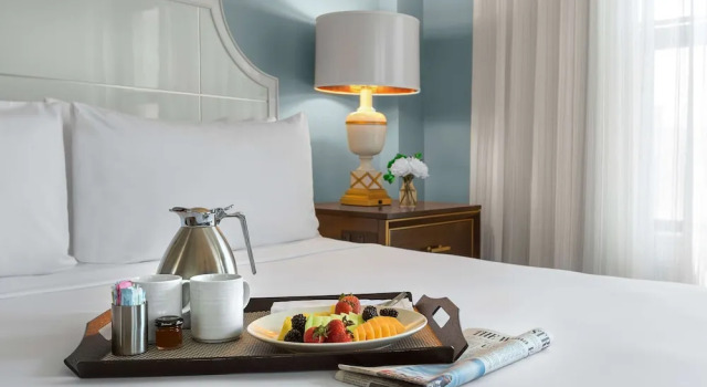 Четырёхместный номер Deluxe The Royal Sonesta Chase Park Plaza St Louis