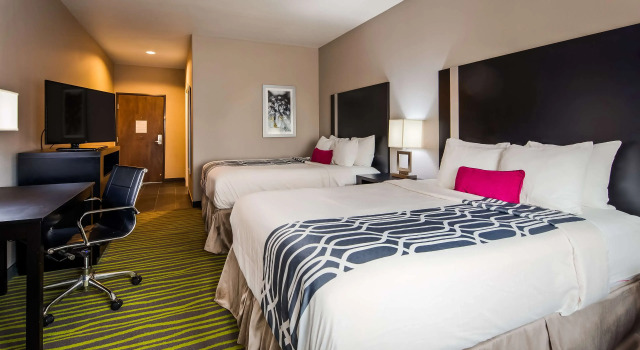Четырёхместный номер Standard Best Western Plus Dilley Inn & Suites