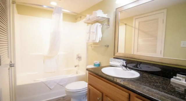 Номер Standard c 1 комнатой с балконом и с видом на город Bay View Resort Myrtle Beach