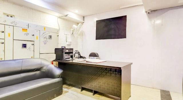OYO Flagship 76287 Sai Upwan Sector 6C, Забронировать Отель Гургаон Gurgaon Region, рядом с Станция метро Guru Dronacharya