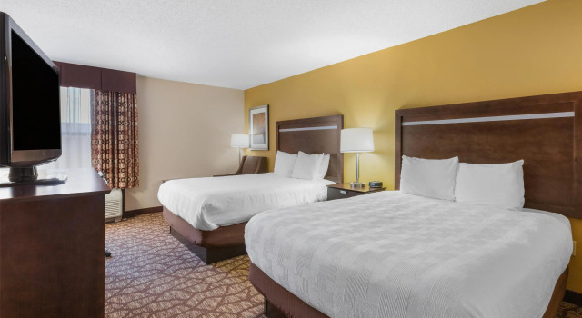 Четырёхместный номер Standard Best Western Plus Belle Meade Inn & Suites